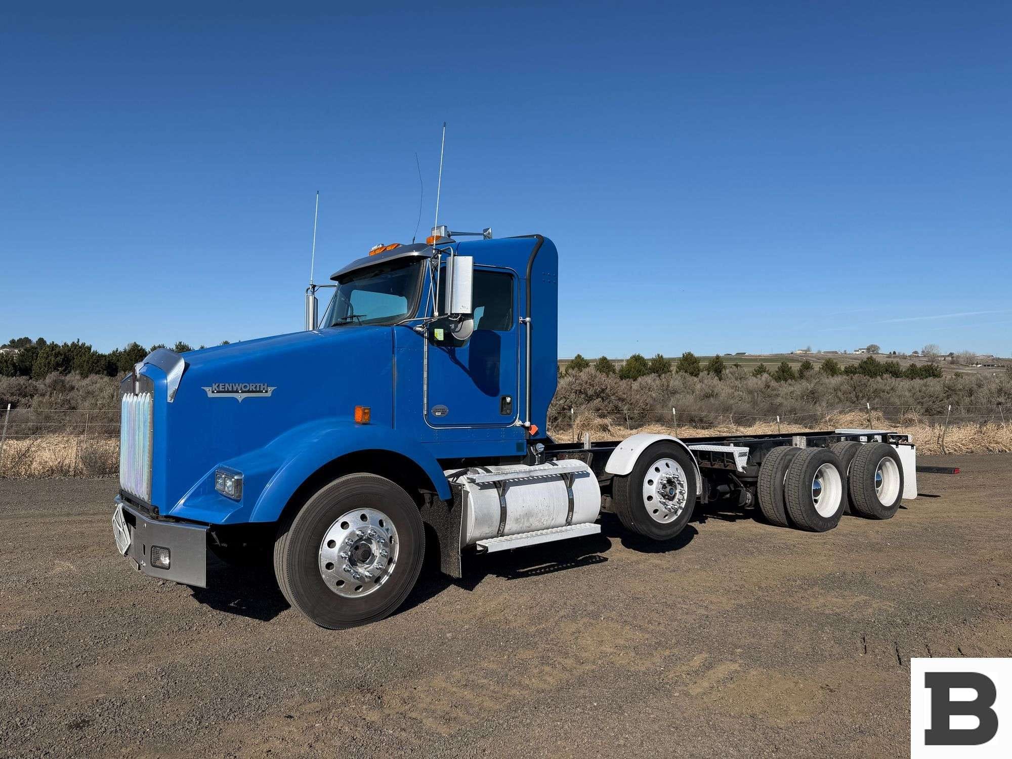 2015 Kenworth T800 Equipment Image0