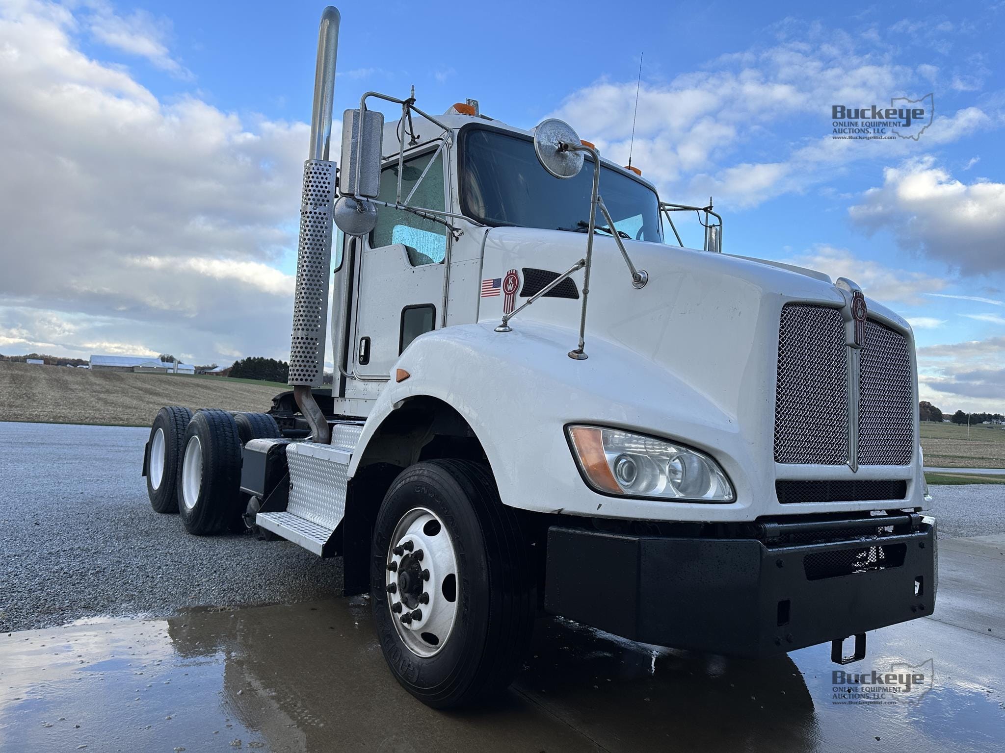 2015 Kenworth T440 Equipment Image0