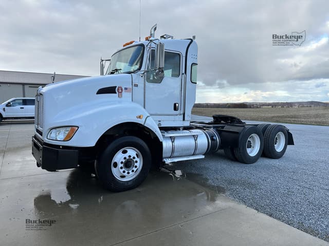 Image of Kenworth T440 equipment image 1