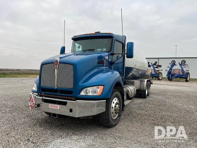 Image of Kenworth T440 equipment image 1