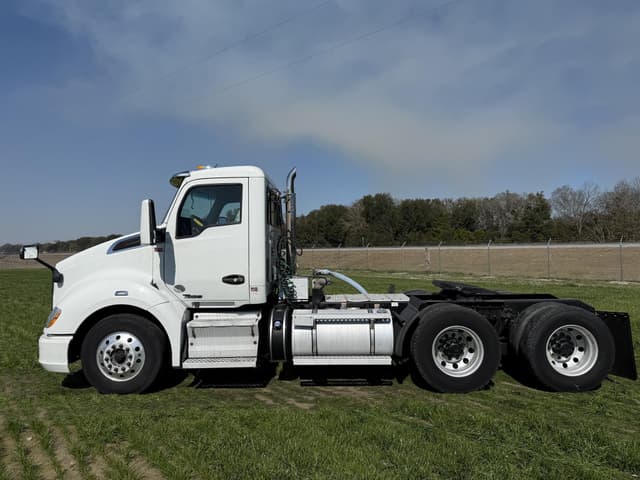 Image of Kenworth T680 equipment image 1