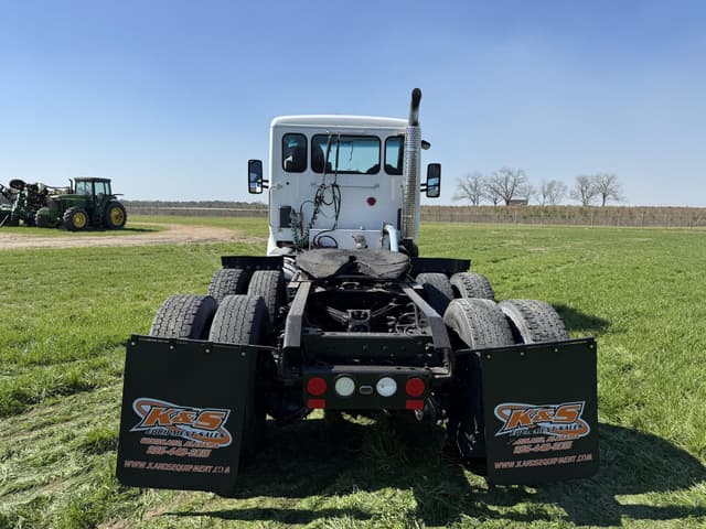 Image of Kenworth T680 equipment image 3