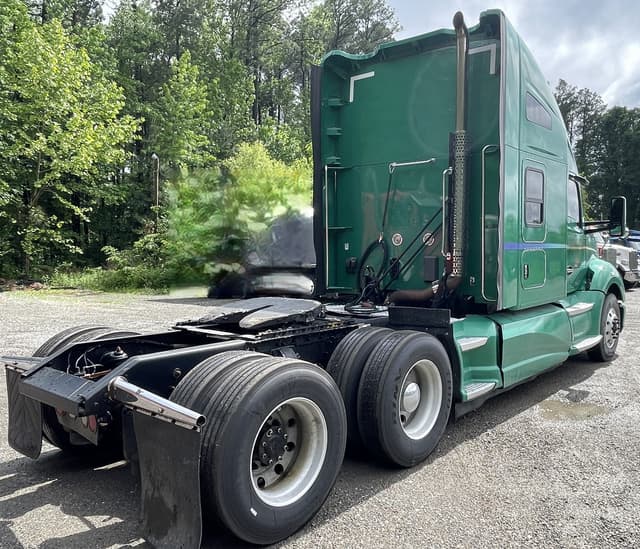 Image of Kenworth T680 equipment image 3