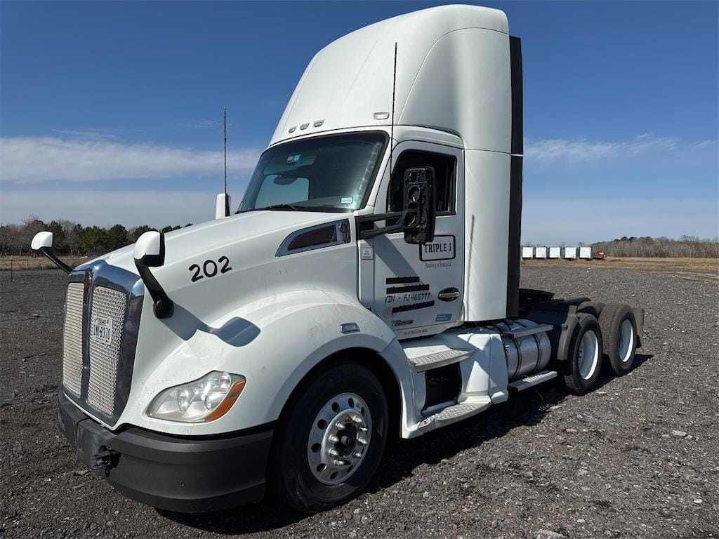 2015 Kenworth T680 Equipment Image0