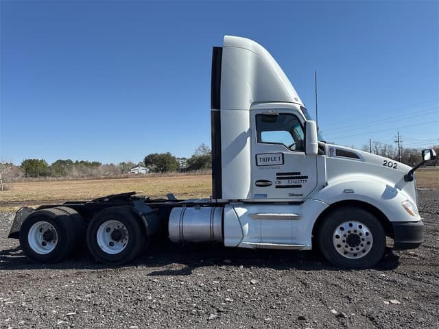 Image of Kenworth T680 equipment image 3