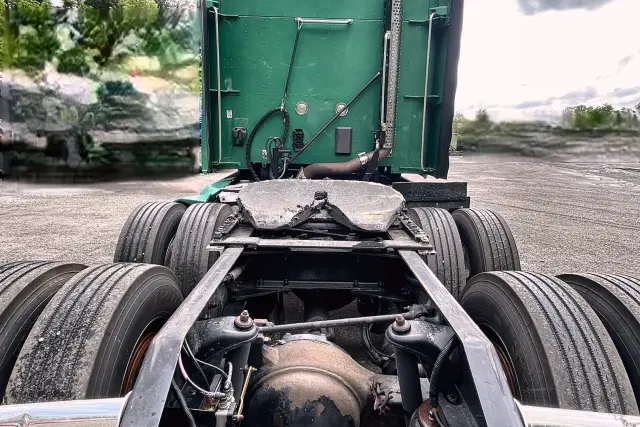 Image of Kenworth T680 equipment image 4
