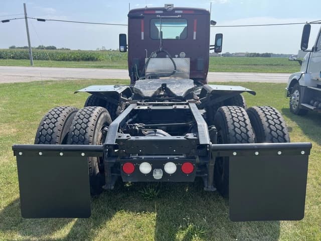 Image of Kenworth T680 equipment image 4