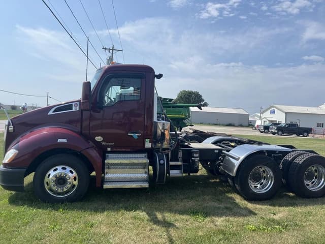Image of Kenworth T680 equipment image 1