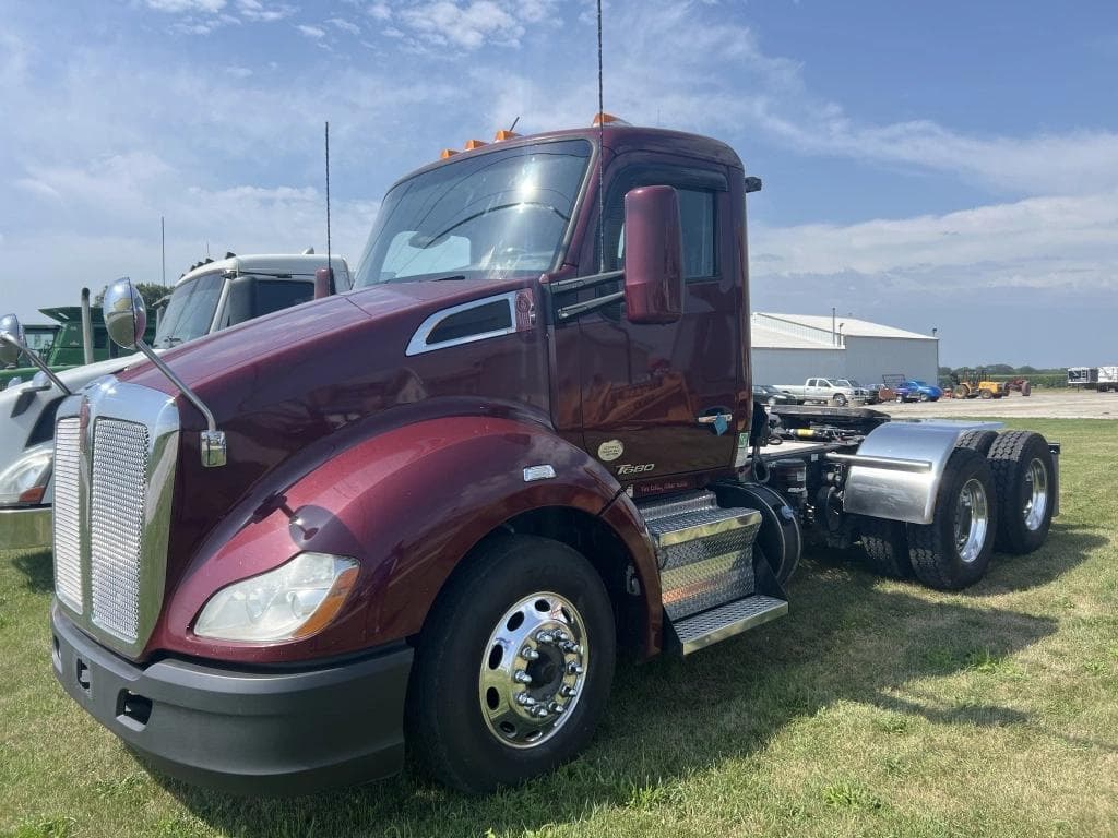 Image of Kenworth T680 Primary image