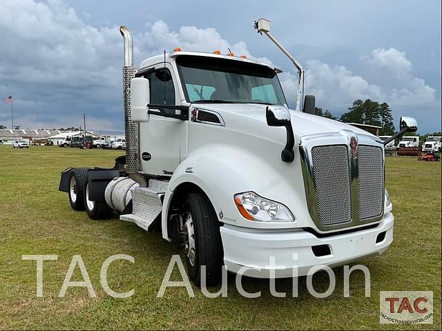 Image of Kenworth T680 equipment image 2