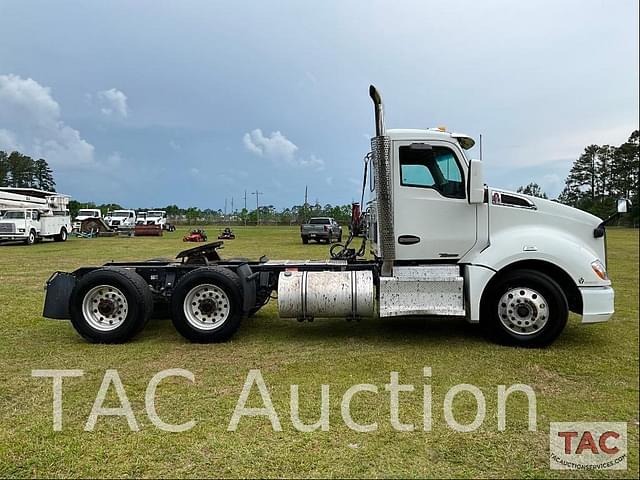Image of Kenworth T680 equipment image 3