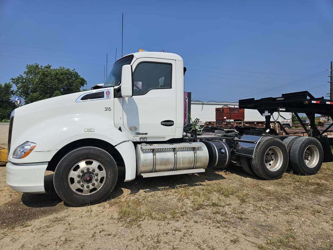 Image of Kenworth T680 Primary image