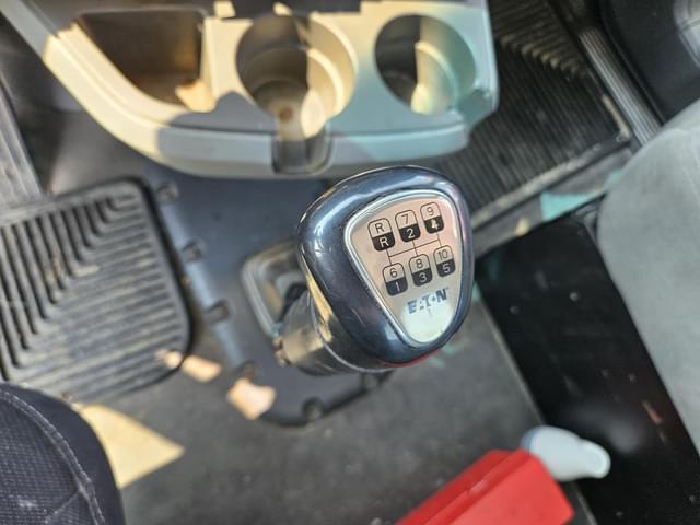 Image of Kenworth T680 equipment image 4