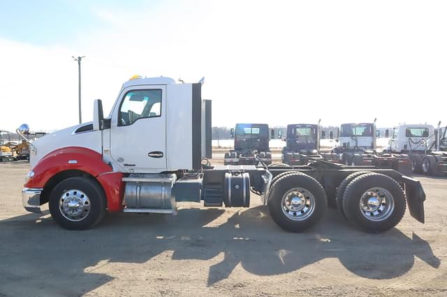 Image of Kenworth T680 equipment image 4