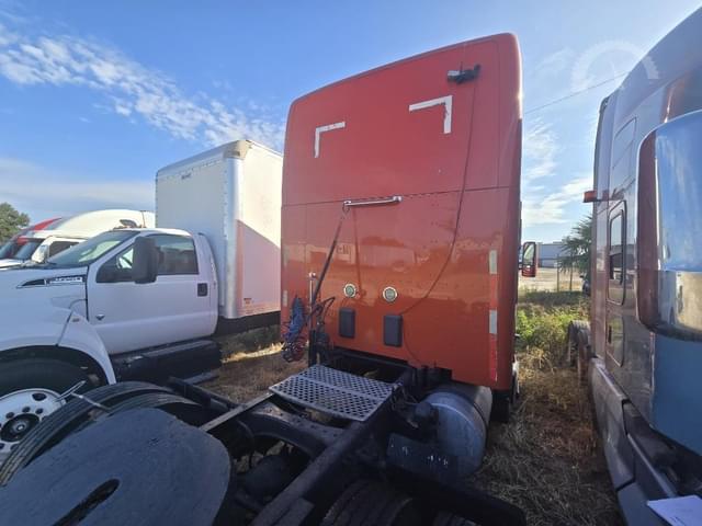 Image of Kenworth T680 equipment image 3