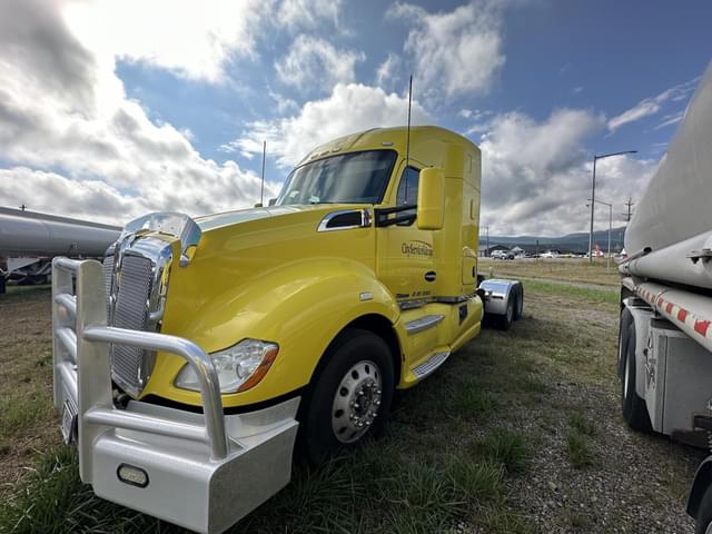 Image of Kenworth T680 equipment image 2
