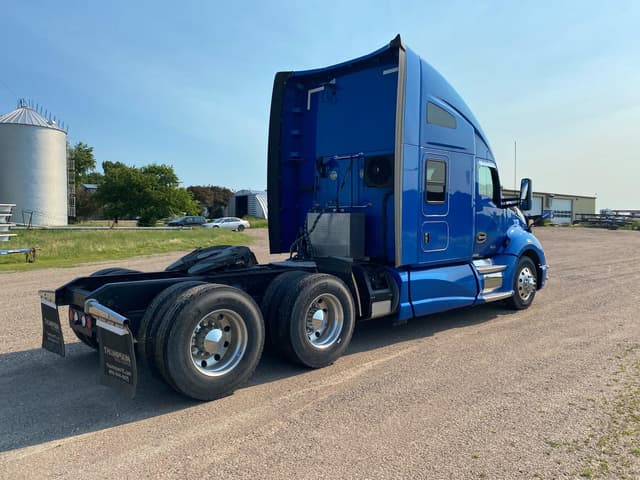 Image of Kenworth T680 equipment image 4