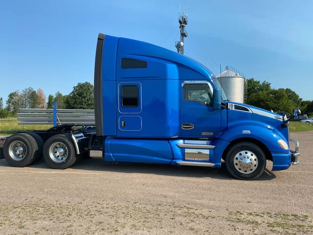 Image of Kenworth T680 equipment image 3