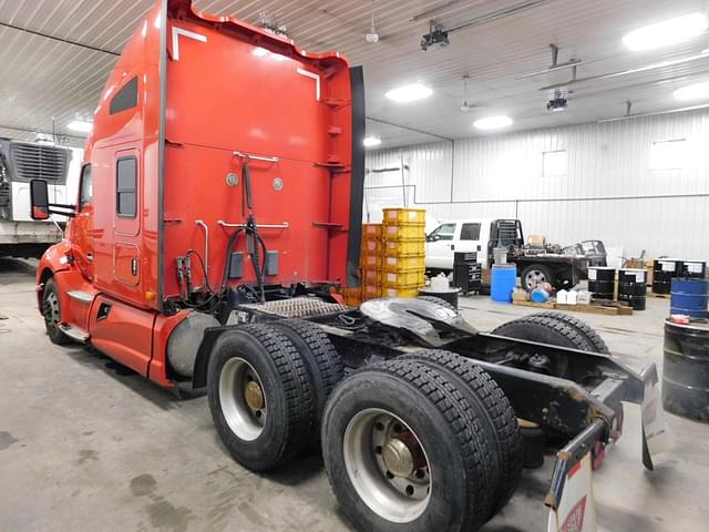 Image of Kenworth T680 equipment image 4