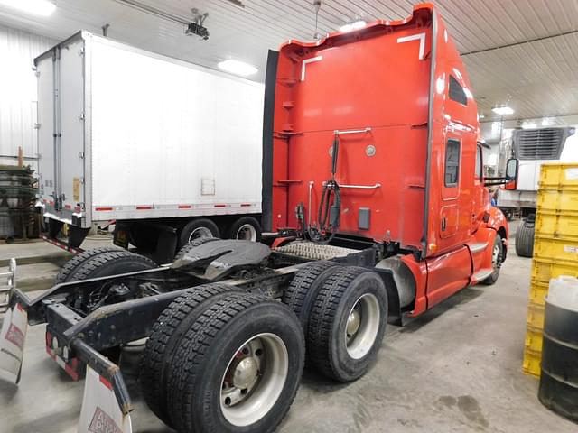 Image of Kenworth T680 equipment image 3