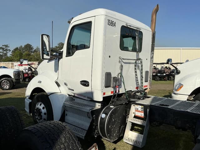 Image of Kenworth T680 equipment image 2