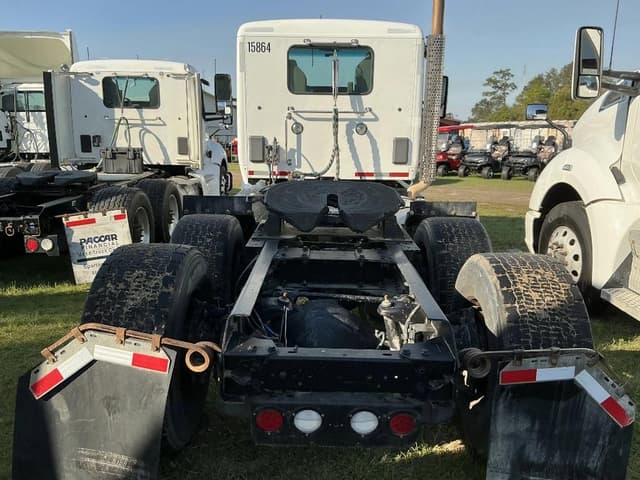 Image of Kenworth T680 equipment image 4