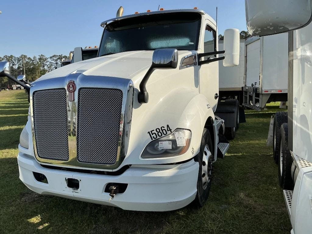 2015 Kenworth T680 Equipment Image0