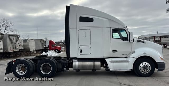Image of Kenworth T680 equipment image 3