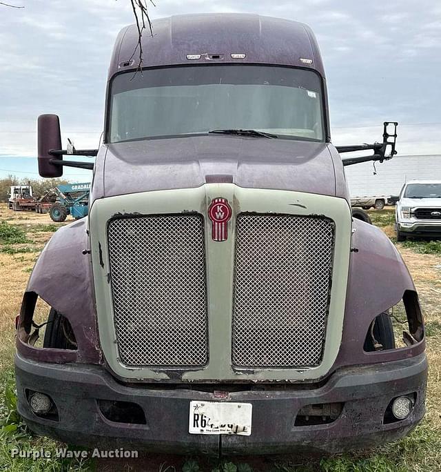 Image of Kenworth T680 equipment image 1