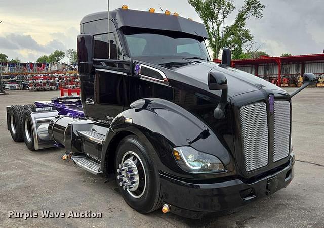 Image of Kenworth T680 equipment image 2
