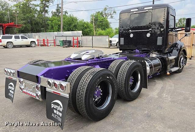 Image of Kenworth T680 equipment image 4