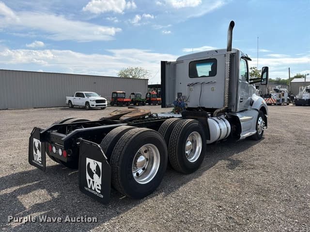 Image of Kenworth T680 equipment image 4