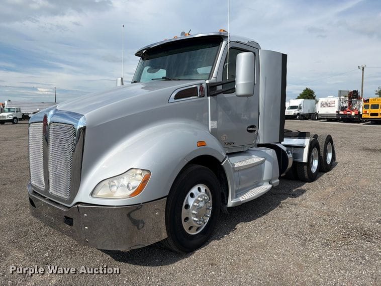 2015 Kenworth T680 Equipment Image0