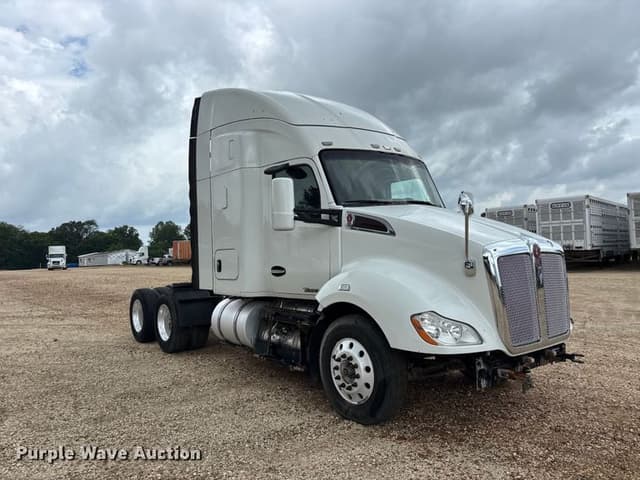 Image of Kenworth T680 equipment image 2