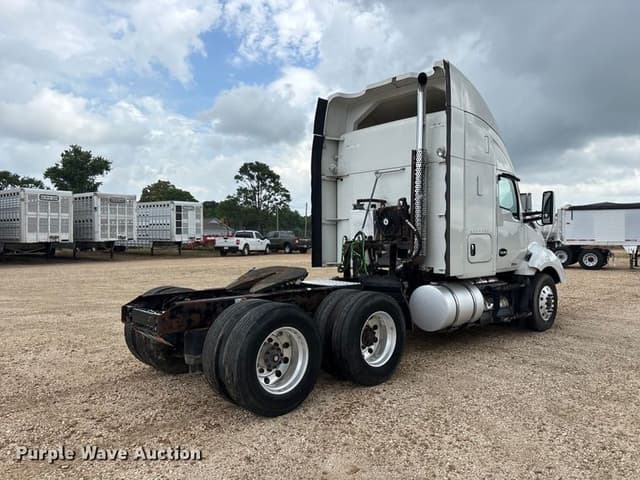 Image of Kenworth T680 equipment image 4