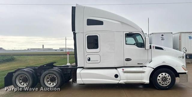 Image of Kenworth T680 equipment image 3