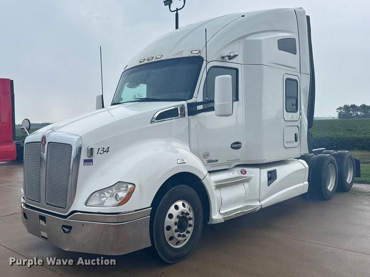 2015 Kenworth T680 Equipment Image0
