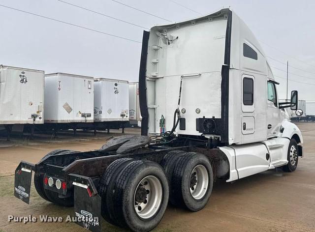 Image of Kenworth T680 equipment image 4