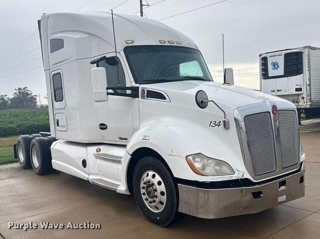 Image of Kenworth T680 equipment image 2