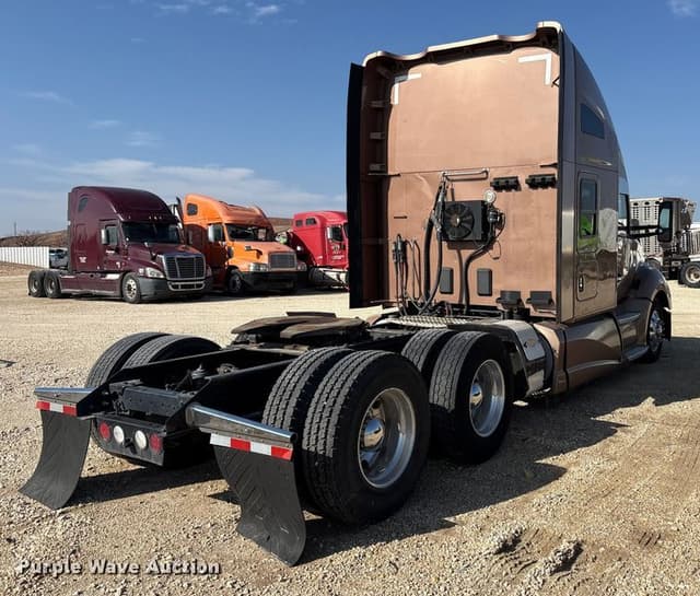 Image of Kenworth T680 equipment image 4
