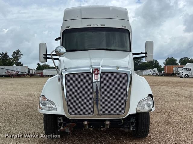 Image of Kenworth T680 equipment image 1
