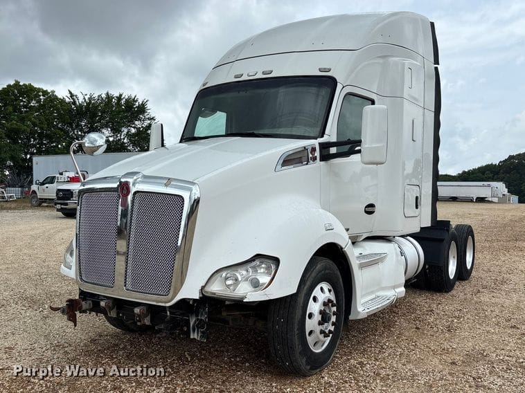 2015 Kenworth T680 Equipment Image0