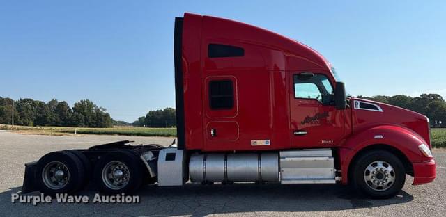 Image of Kenworth T680 equipment image 3