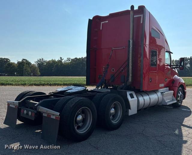 Image of Kenworth T680 equipment image 4