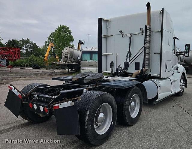 Image of Kenworth T680 equipment image 4
