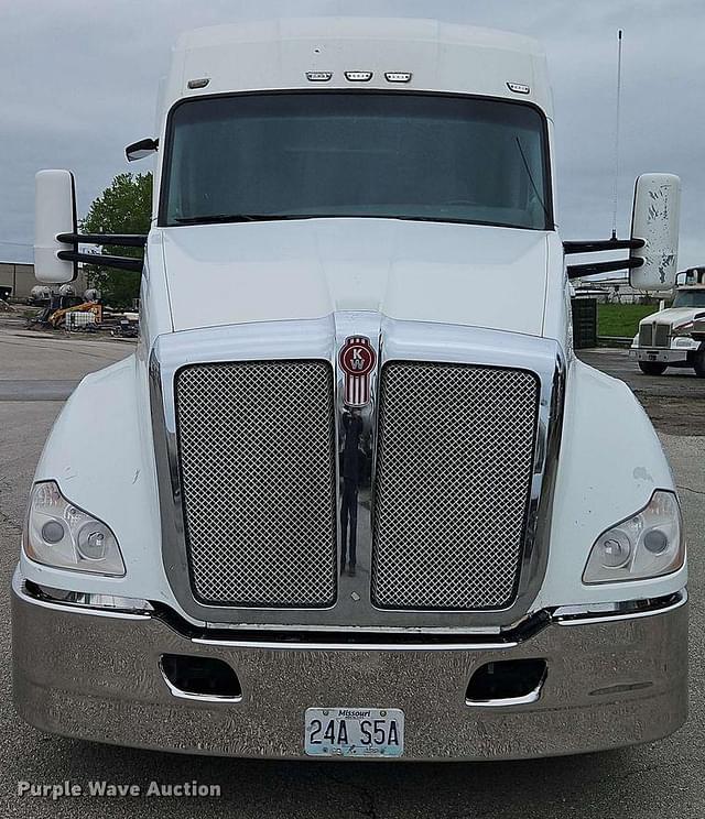 Image of Kenworth T680 equipment image 1