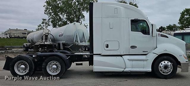Image of Kenworth T680 equipment image 3