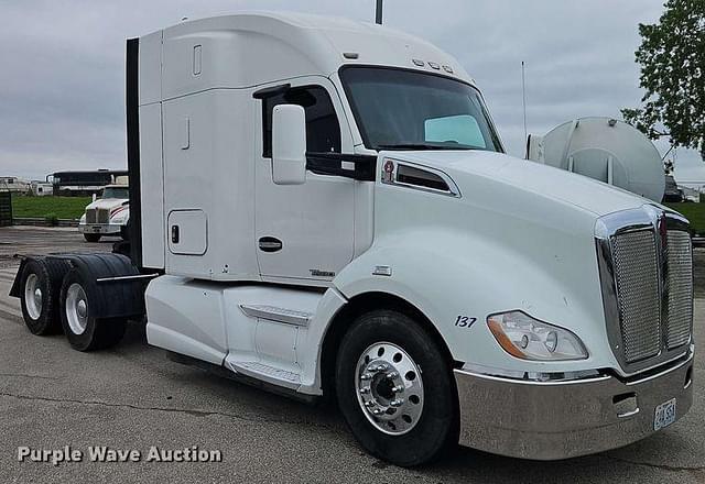 Image of Kenworth T680 equipment image 2