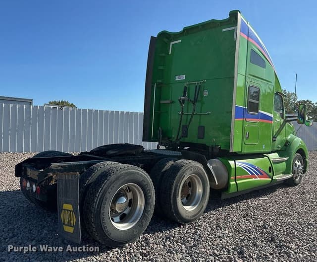 Image of Kenworth T680 equipment image 4