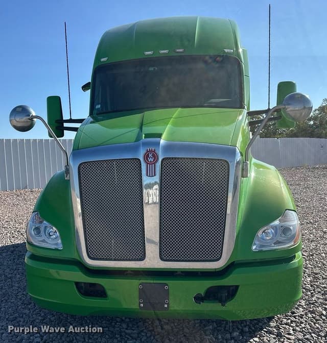 Image of Kenworth T680 equipment image 1